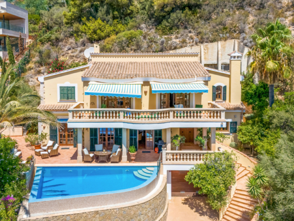 Gelegenheit! Mediterrane Villa mit Hafenblick