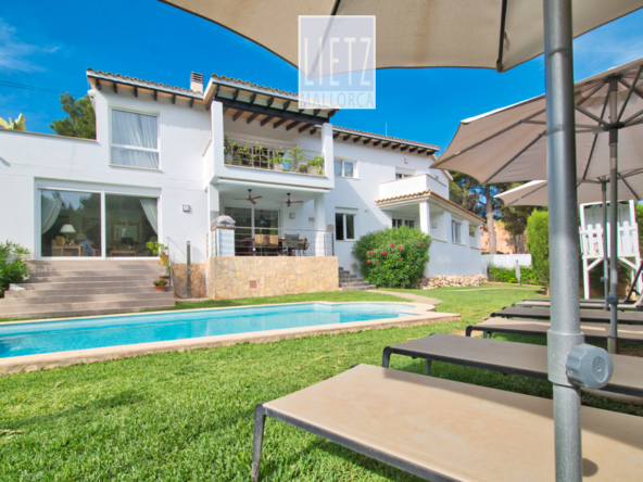 Sonnige Familienvilla mit schönem Garten, großem Pool und fußläufig zum Strand in Costa de la Calma